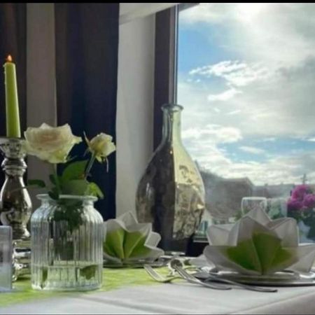 Hotel-Restaurant Und Gaestehaus Loewen Suessen Bagian luar foto