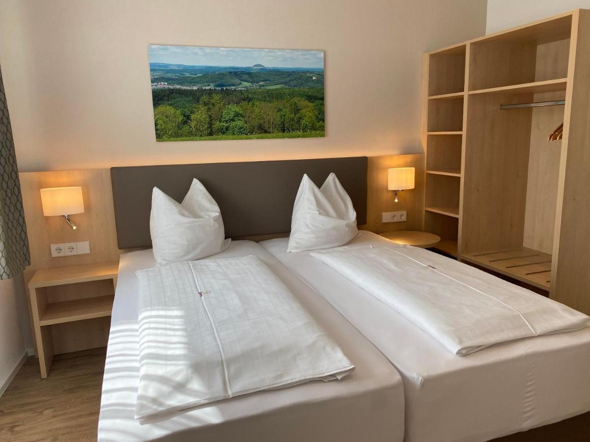 Hotel-Restaurant Und Gaestehaus Loewen Suessen Bagian luar foto