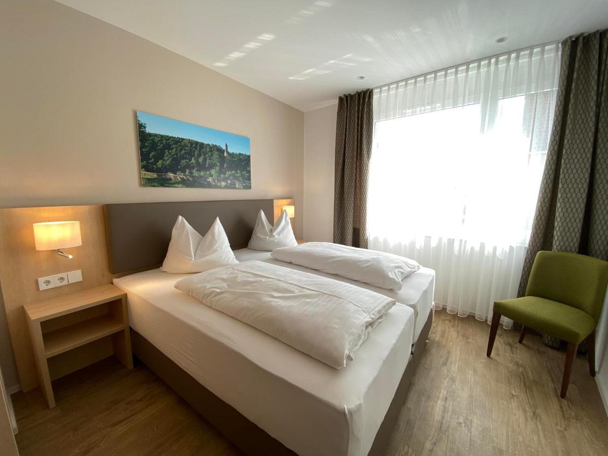 Hotel-Restaurant Und Gaestehaus Loewen Suessen Bagian luar foto