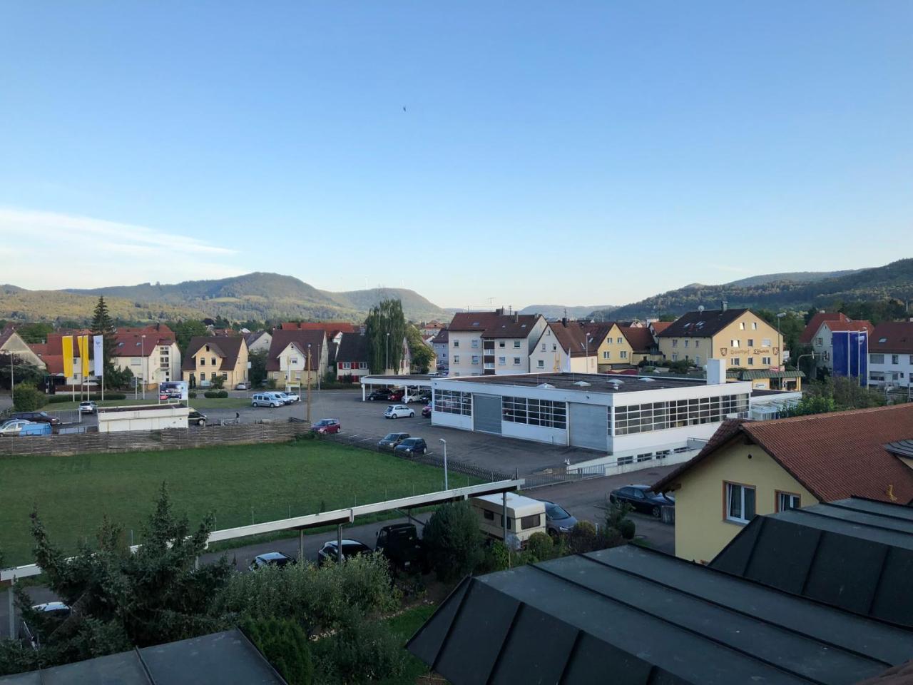 Hotel-Restaurant Und Gaestehaus Loewen Suessen Bagian luar foto