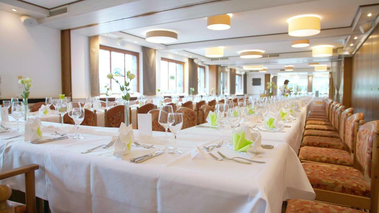 Hotel-Restaurant Und Gaestehaus Loewen Suessen Bagian luar foto